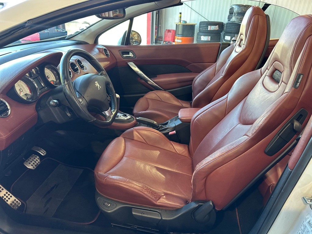 Peugeot 308 CC 2.0 HDi 163ch FAP Feline A