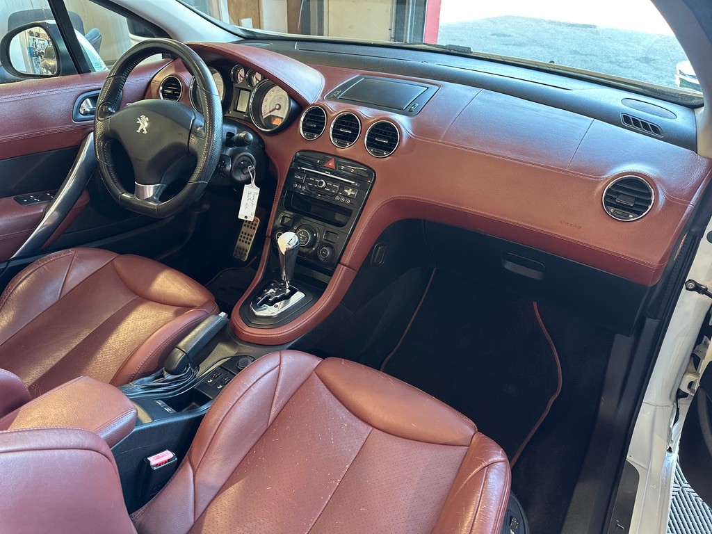 Peugeot 308 CC 2.0 HDi 163ch FAP Feline A