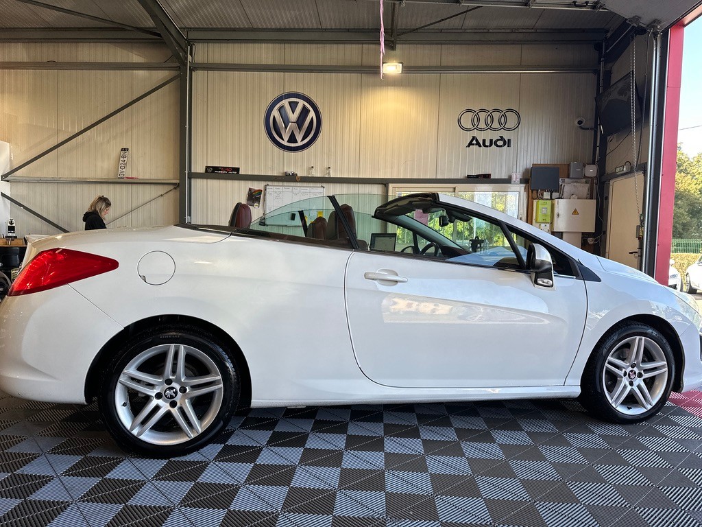 Peugeot 308 CC 2.0 HDi 163ch FAP Feline A