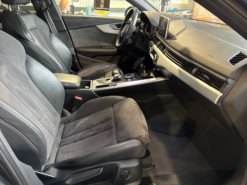 Audi A4 Avant 2.0 TDI 190 S tronic 7 S line